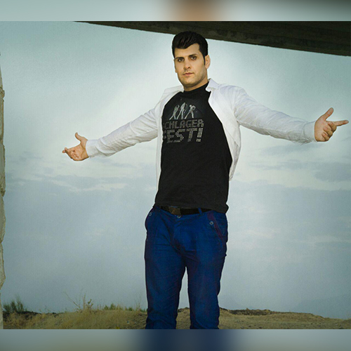 دانلود آهنگ روح الله کریمی به نام اجرای زنده